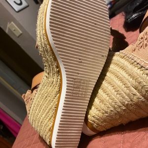 Platform woman’s shoes